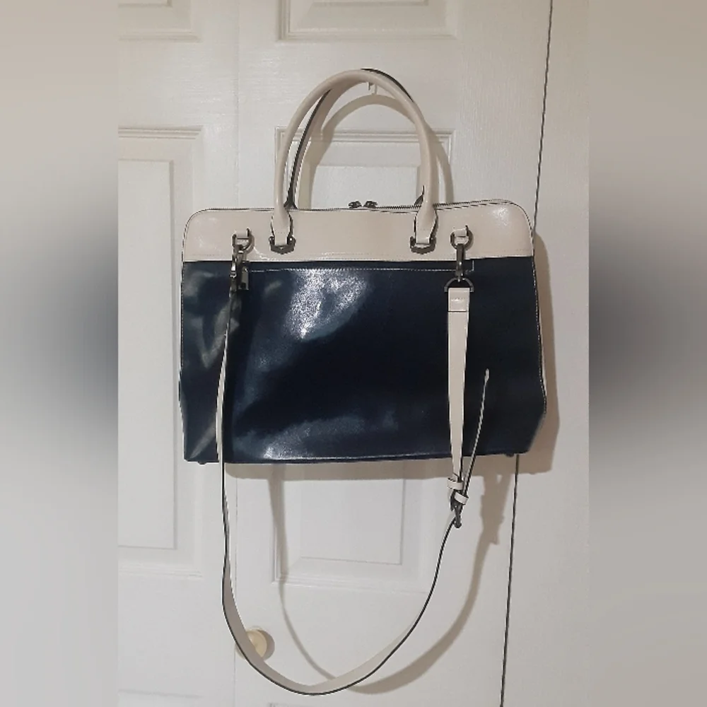 Cluci Navy and Cream Laptop Bag